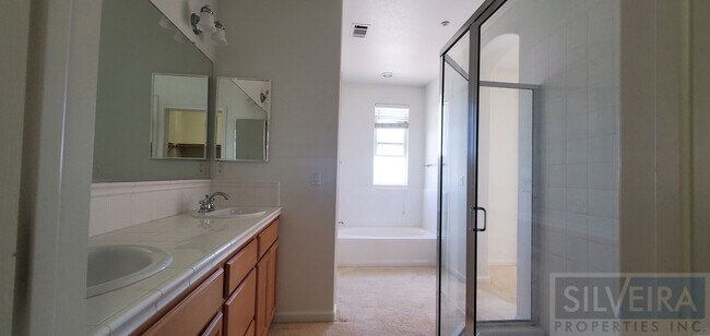 Building Photo - 1715 Bilbao Dr