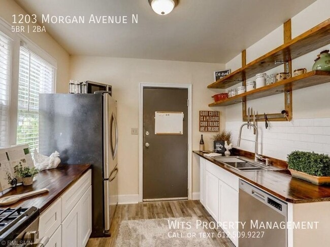 Building Photo - 1203 N Morgan Ave
