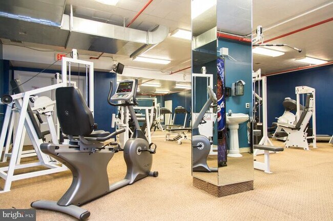 Building Photo - 1324 Locust St