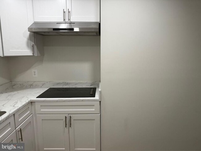 Building Photo - 6409 63rd Pl