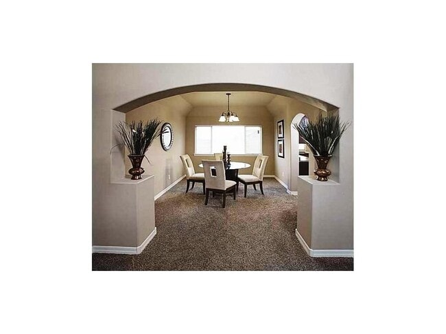 Building Photo - Great 2 story property located at West Hills!