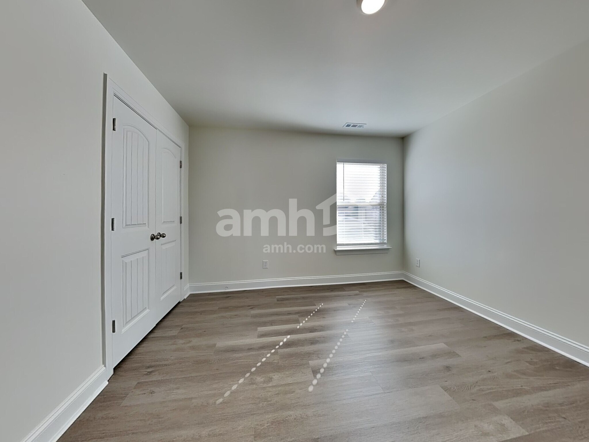 Building Photo - 806 Willow Tower Ct