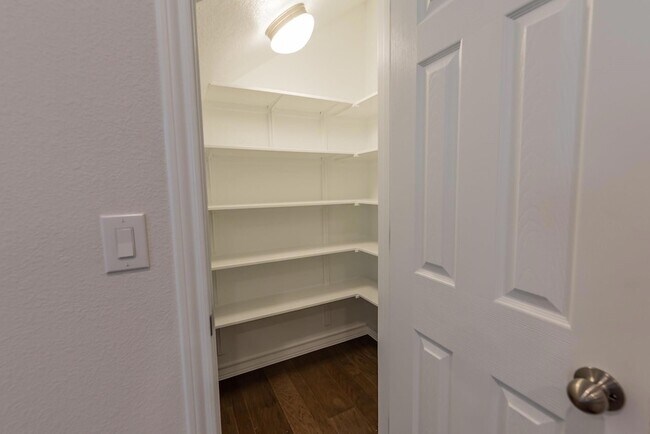 Building Photo - 5302 Mulberry Grove Ln