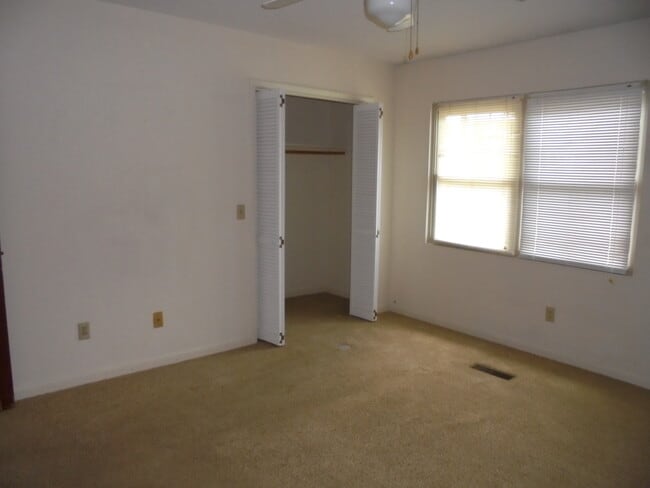 Building Photo - 108 Ridgeway Dr