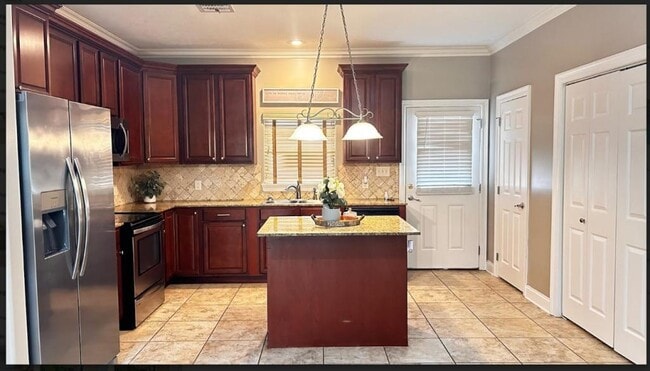 Building Photo - 1500 L'Acadie Dr