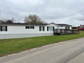 Building Photo - Single Family Home