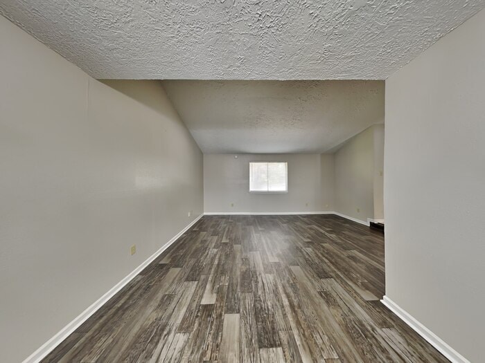 Building Photo - 23403 Verngate Dr