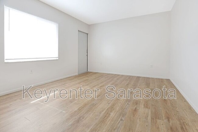 Building Photo - 2304 Ringling Blvd