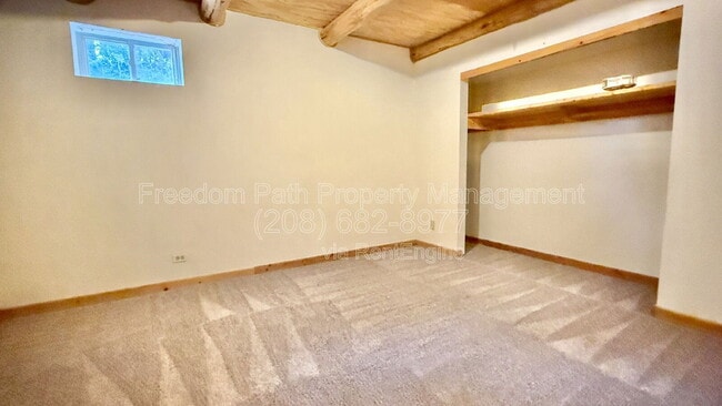 Building Photo - 520 Day Break Rd