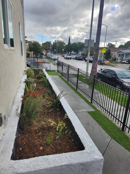 Building Photo - 4828 McKinley Ave