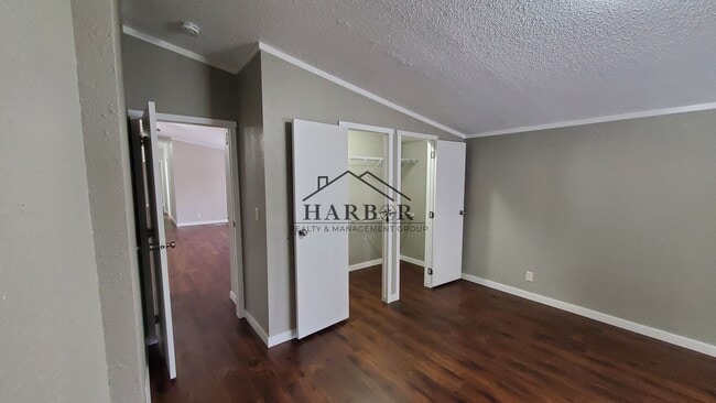 Building Photo - 23 Andreasen Dr