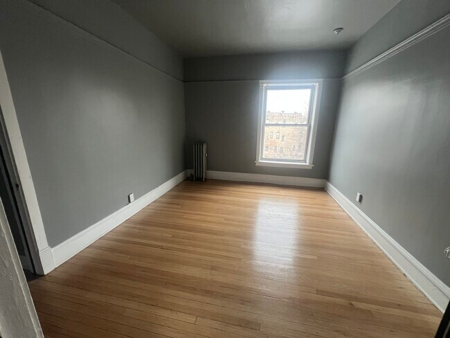 Building Photo - 4958 S Michigan Ave