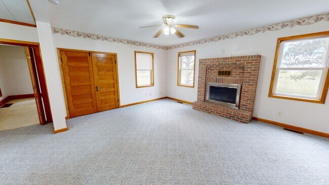 Building Photo - 4 bedroom farm house in Plymouth Shiloh Schools