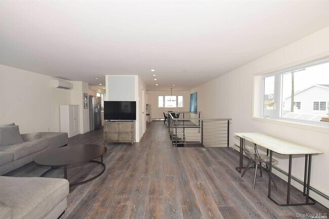 Building Photo - 31 Florida St