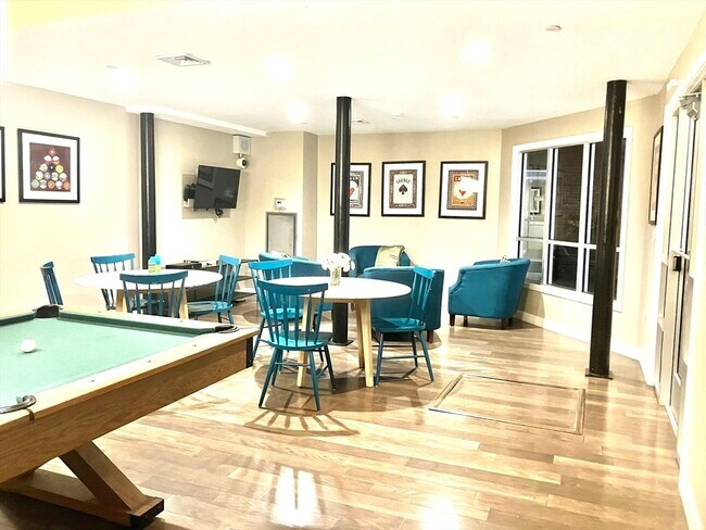 Building Photo - 130 John St