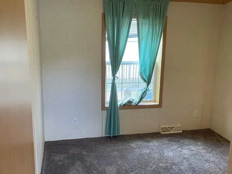 Building Photo - 37 Hubbard Ave