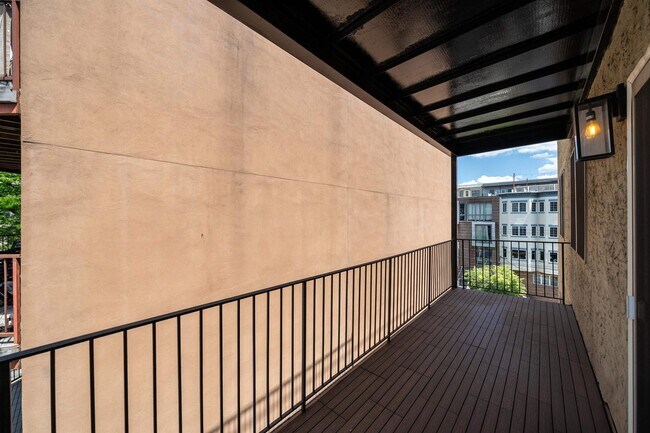 Building Photo - 452 2nd St