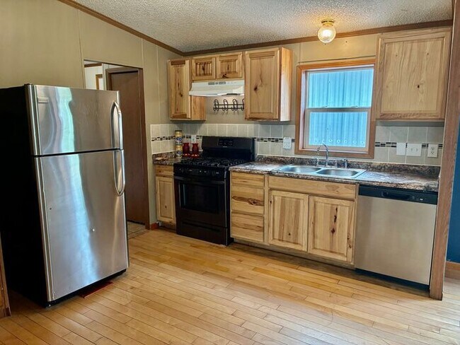 Building Photo - Country Property With Over 7 Acres of Land, No HOA & Room For Your Toys!