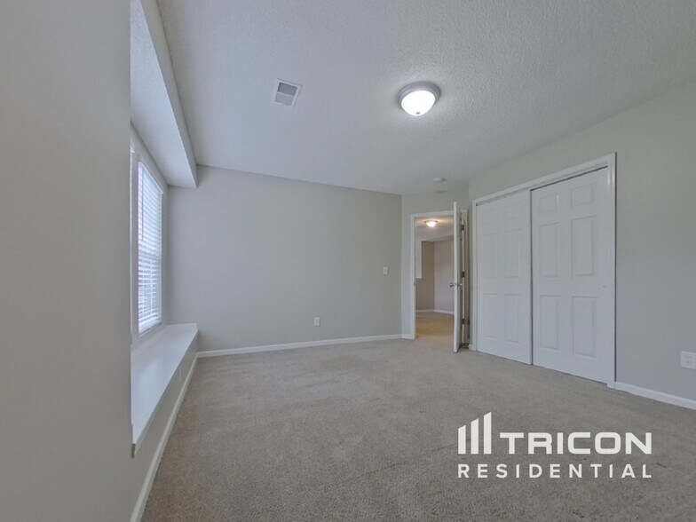 Building Photo - 244 Wild Olive Dr