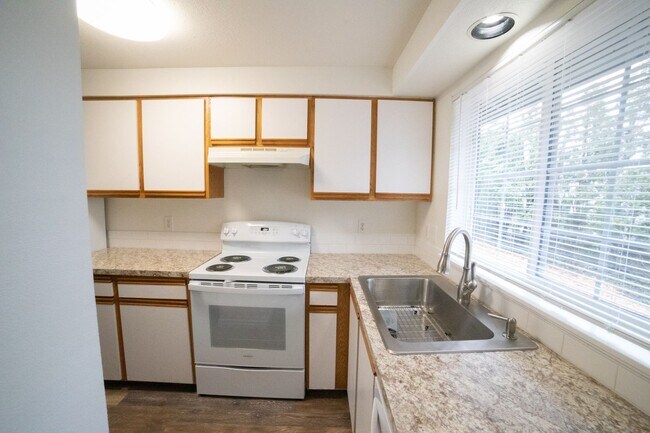 Building Photo - 3411-3423-3423 SE 85th Ave