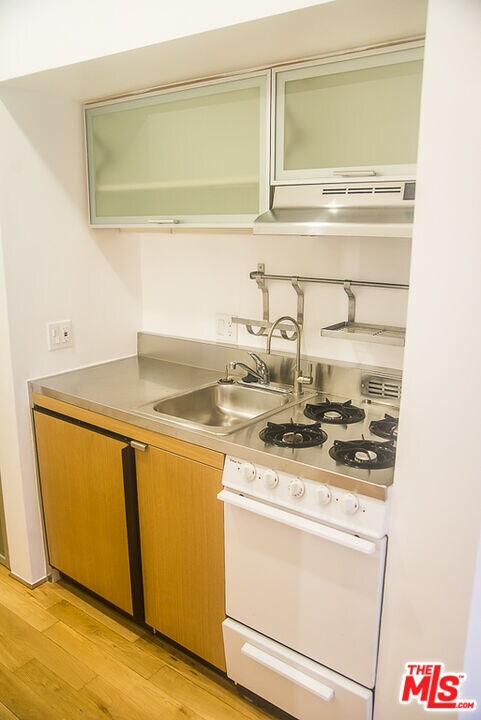 Building Photo - 8 Brooks Ave