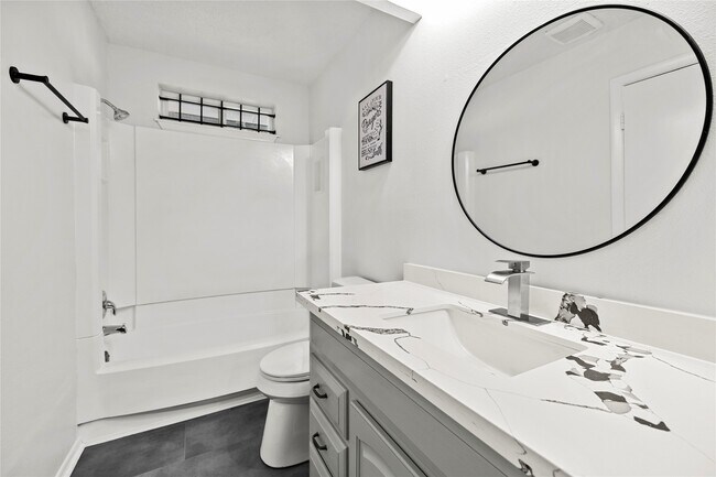 Building Photo - 10027 Valley Sun Dr