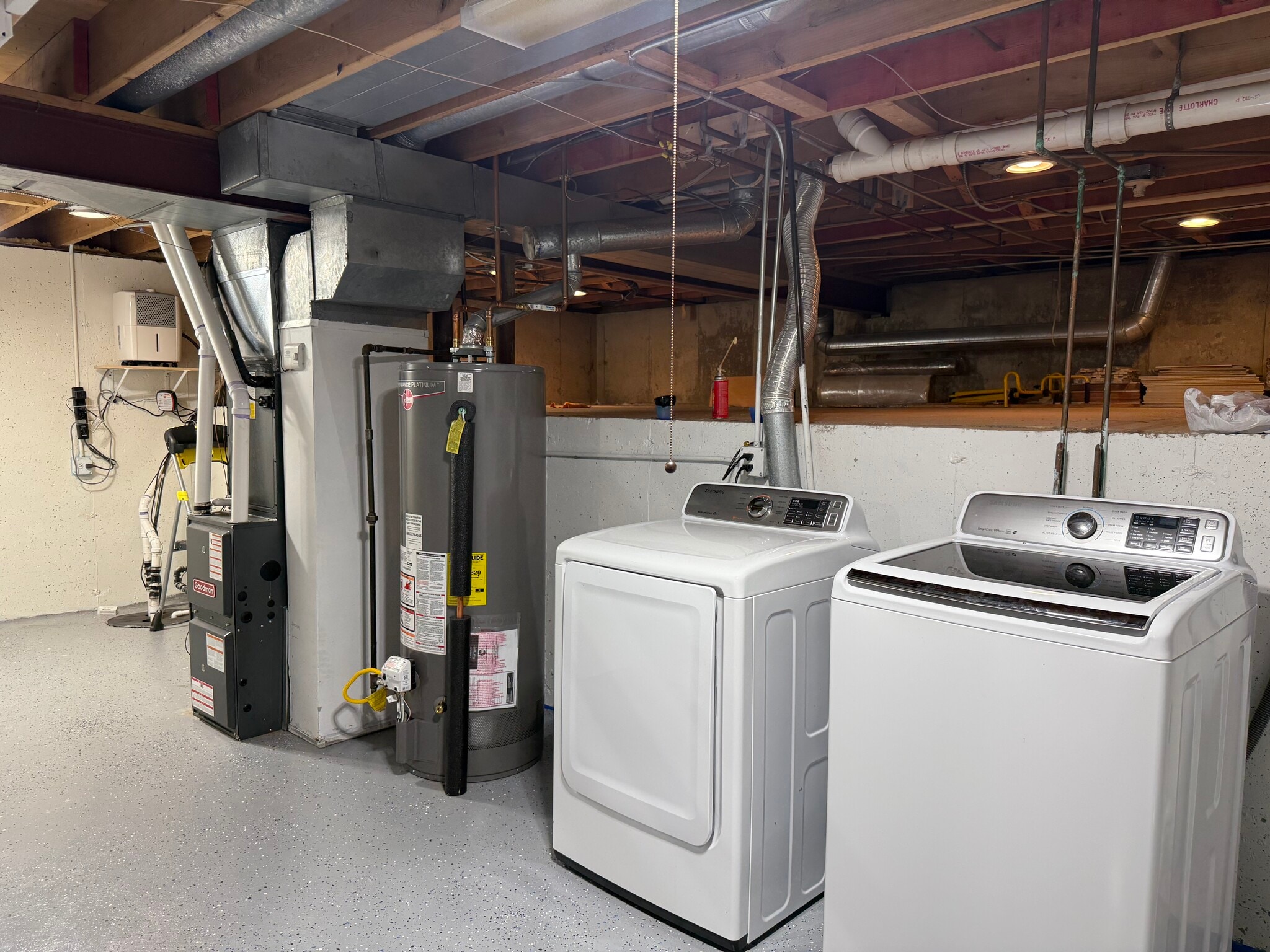 Building Photo - 284 Washo Dr