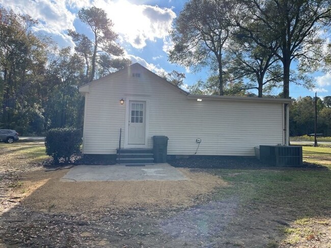 Building Photo - 149 1st Bend Rd