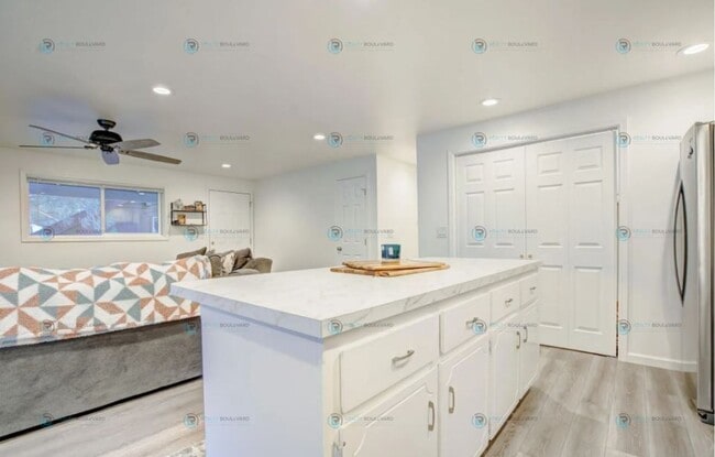 Building Photo - Stylish Tahoe Retreat with Modern Kitchen ...