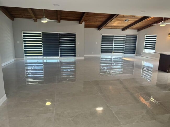 Building Photo - 1600 SW 72nd Ave