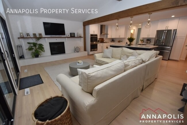 Building Photo - 364 Dun Robbin Dr