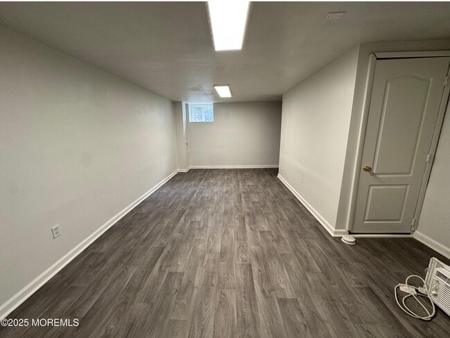 Building Photo - 156 Primrose Ln