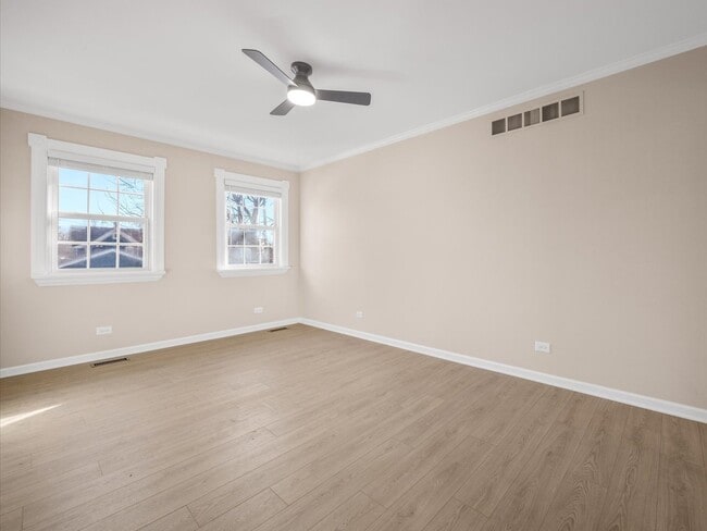 Building Photo - 327 Loomis St