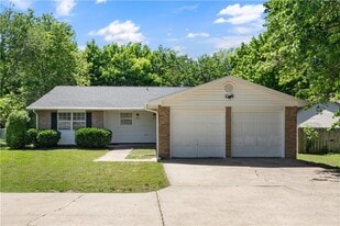 Building Photo - 3023 N Old Missouri Rd