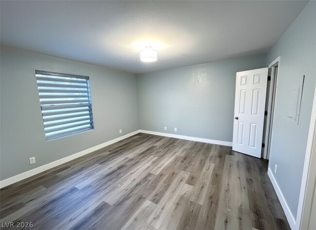 Building Photo - 3135 S Mojave Rd