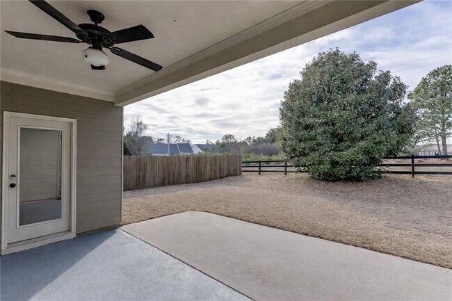 Building Photo - 4518 Hidden Creek Dr