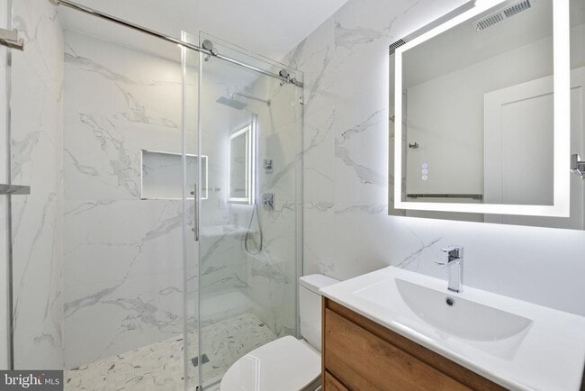 Building Photo - 1714 Euclid St NW