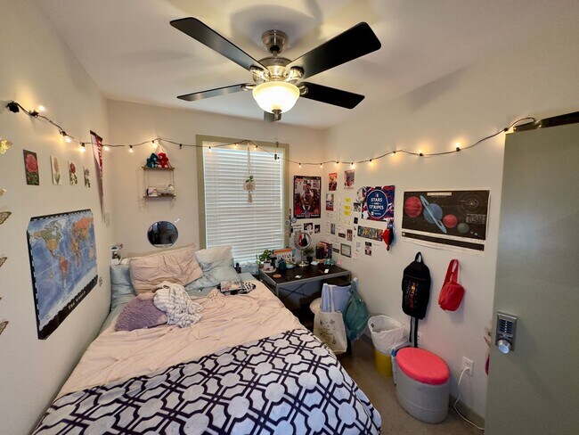 Interior Photo - 1432 N. Carlisle