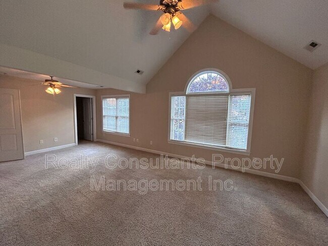 Building Photo - 4540 Pebble Lake Dr