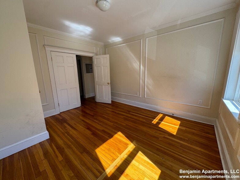 Building Photo - 8 Vinal St