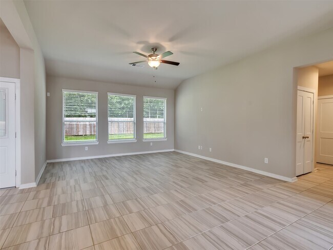 Building Photo - 8510 Amber Bend Dr