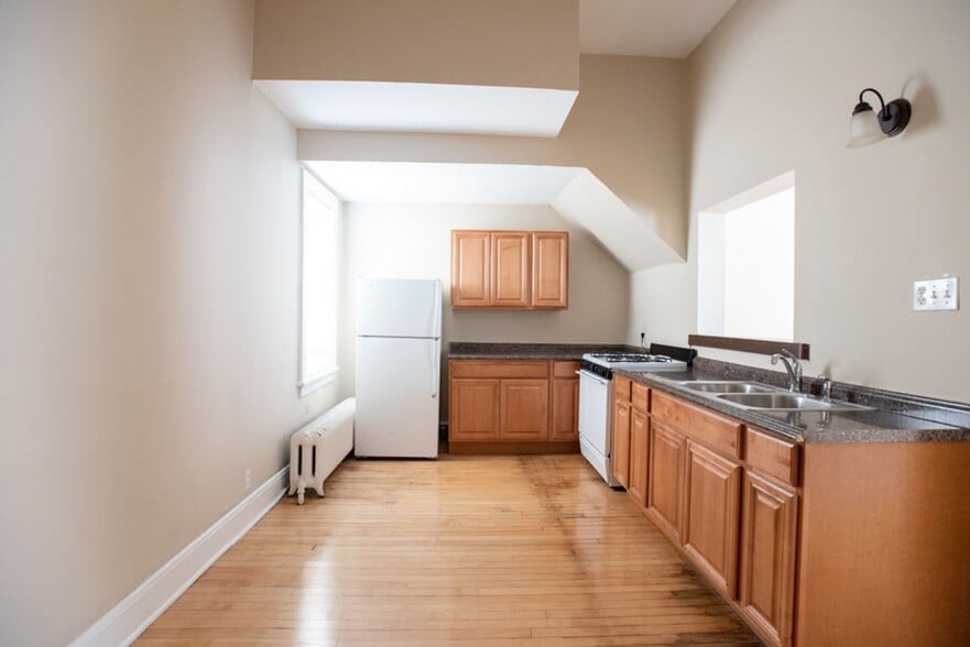 Primary Photo - $1045– 1 BR, 1 BA Apartment, Heat Included...