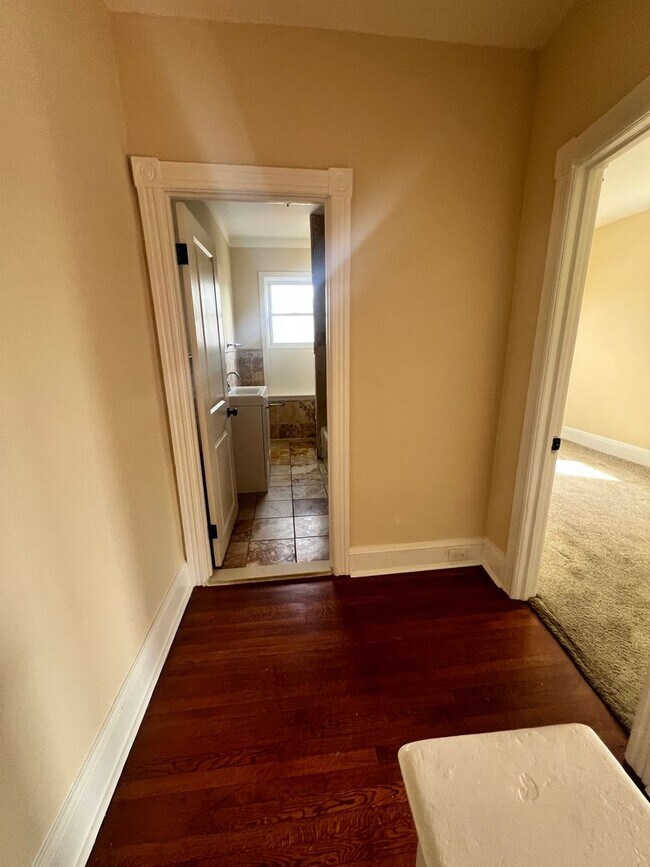 Building Photo - 838 Smith St