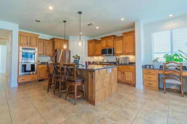 Building Photo - Hurricane Main Home
