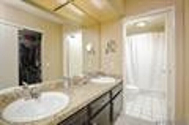 Building Photo - Terrific updated 2Br/2Ba condo in Bernardo Heights - Lomas Bernardo Complex