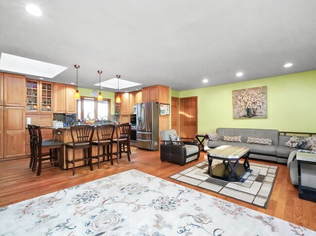 Building Photo - 8705 W 92nd Pl