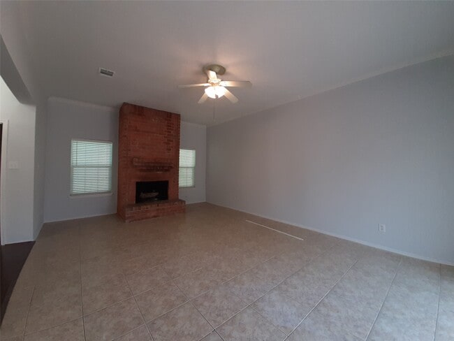 Building Photo - 8 Fawnchase Ct