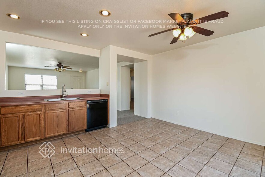 Building Photo - 11304 E Quarry Ave