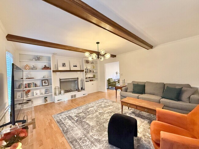 Building Photo - **OFFERING REFUNDABLE APPLICATION FEES & $200 MOVE IN PROMOTION** Updated 3BD, 2.5BA Raleigh Home...