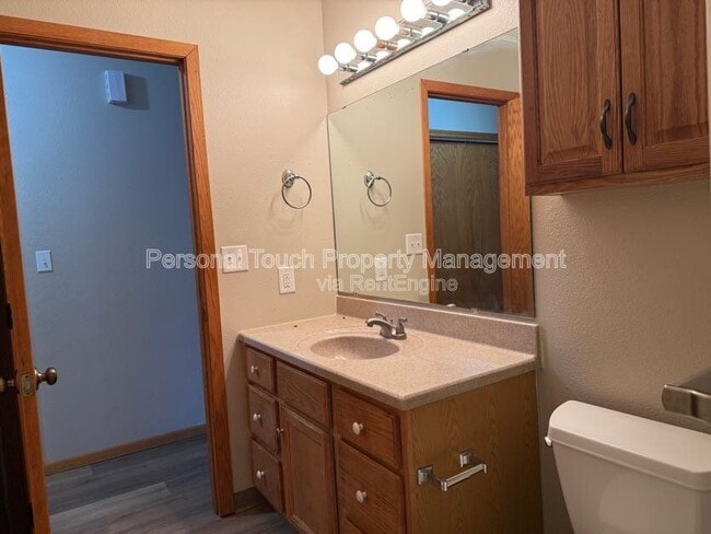 Building Photo - 2736-33 1/2 33 1/2 Ave S